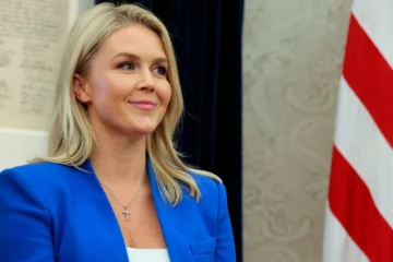 karoline leavitt smirking