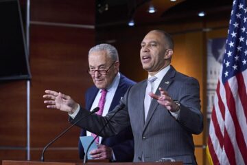 top democrat hakeem jeffries and chuck schumer
