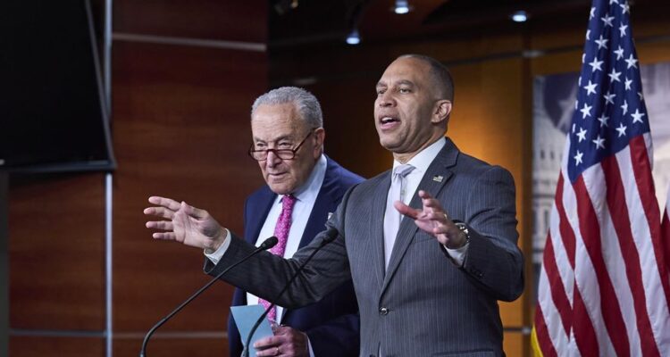 top democrat hakeem jeffries and chuck schumer